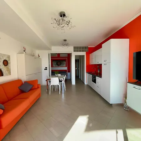 شقة Fronte Mare Con Terrazza Panoramica, Piscina E Garage - Marina Degli Aregai سانتو ستيفانو أل ماري