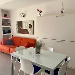 Fronte Mare Con Terrazza Panoramica, Piscina E Garage - Marina Degli Aregai Apartmán *