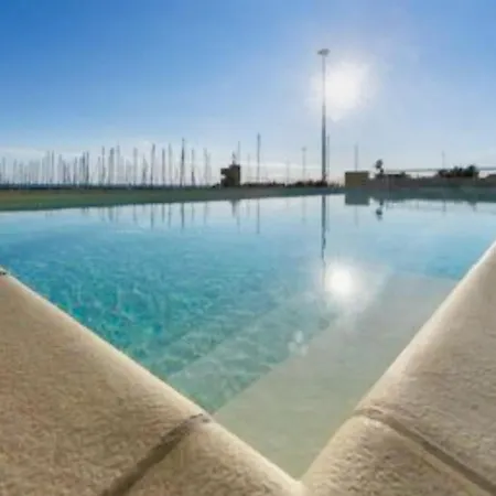 アパート Fronte Mare Con Terrazza Panoramica, Piscina E Garage - Marina Degli Aregai サント・ステーファノ・アル・マーレ
