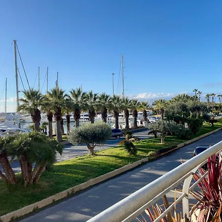 Apartmán Fronte Mare Con Terrazza Panoramica, Piscina E Garage - Marina Degli Aregai *