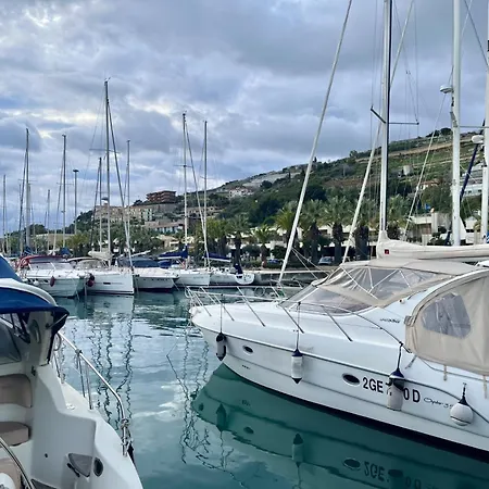 アパート Fronte Mare Con Terrazza Panoramica, Piscina E Garage - Marina Degli Aregai