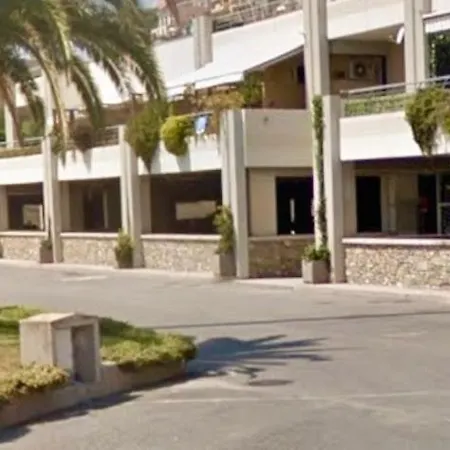 Fronte Mare Con Terrazza Panoramica, Piscina E Garage - Marina Degli Aregai 아파트