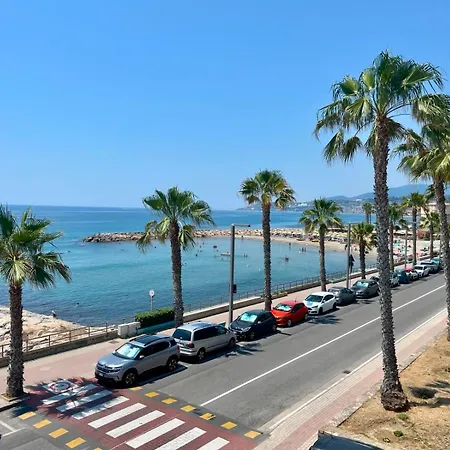 Fronte Mare Con Terrazza Panoramica, Piscina E Garage - Marina Degli Aregai アパート サント・ステーファノ・アル・マーレ